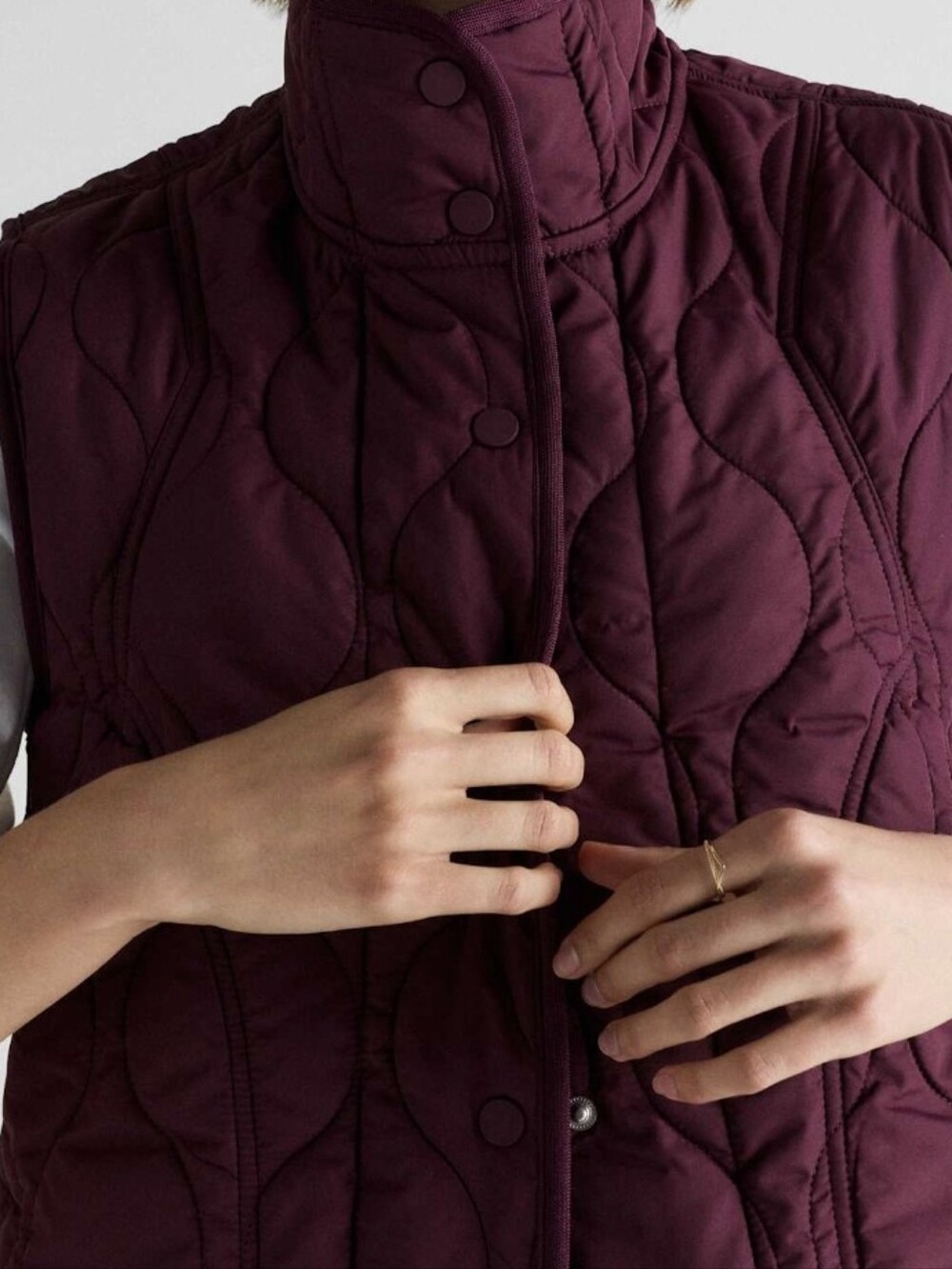 Quince Small Quilted Sleeveless Jacket Vest